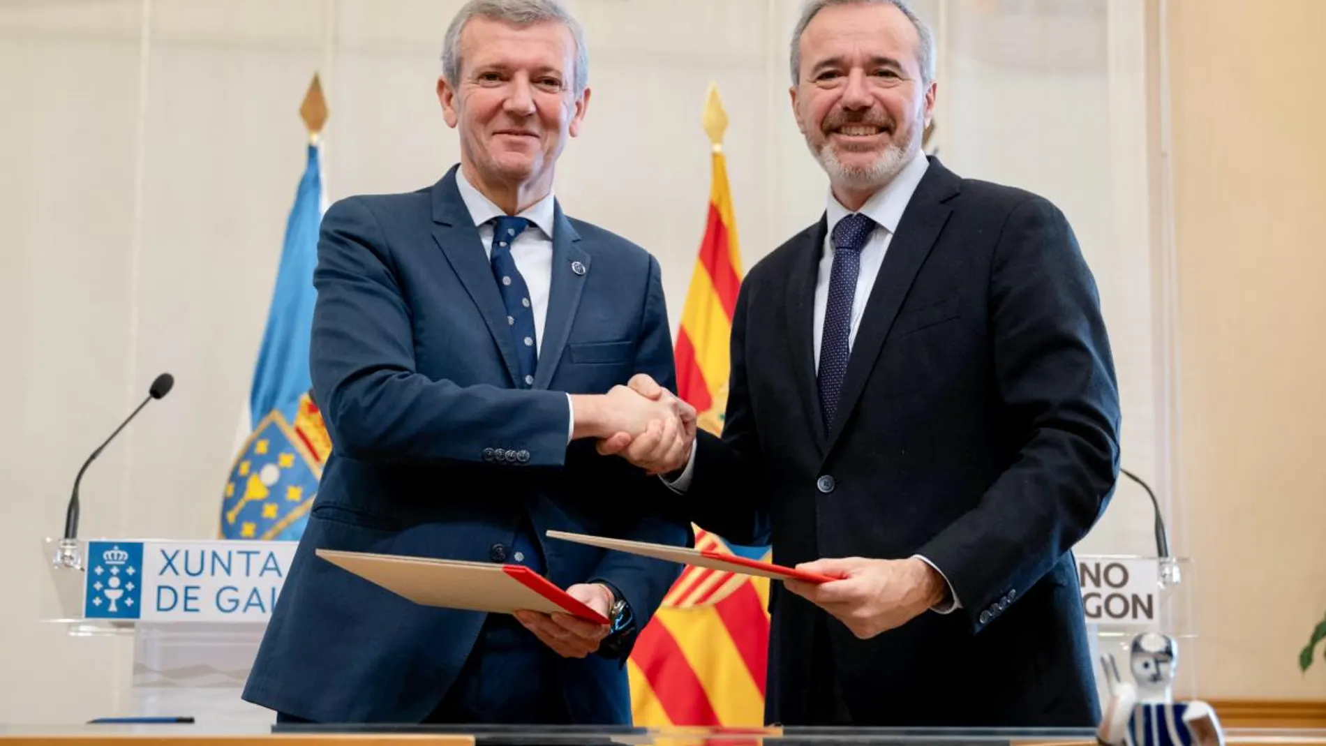 Rueda y Azcón, hoy, durante su encuentro.