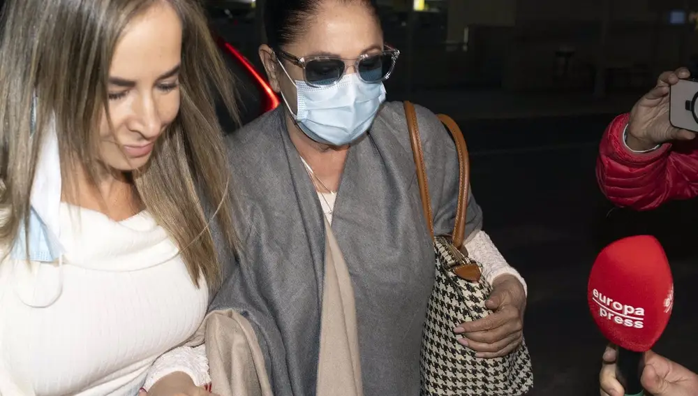 Isabel Pantoja se deja ver por fin en el hospital para acompañar a su sobrina Anabel