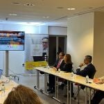 El presidente de Hefame, Enrique Ayuso, y el director general, Javier López, durante un encuentro con la prensa nacional especializada, celebrado en Madrid