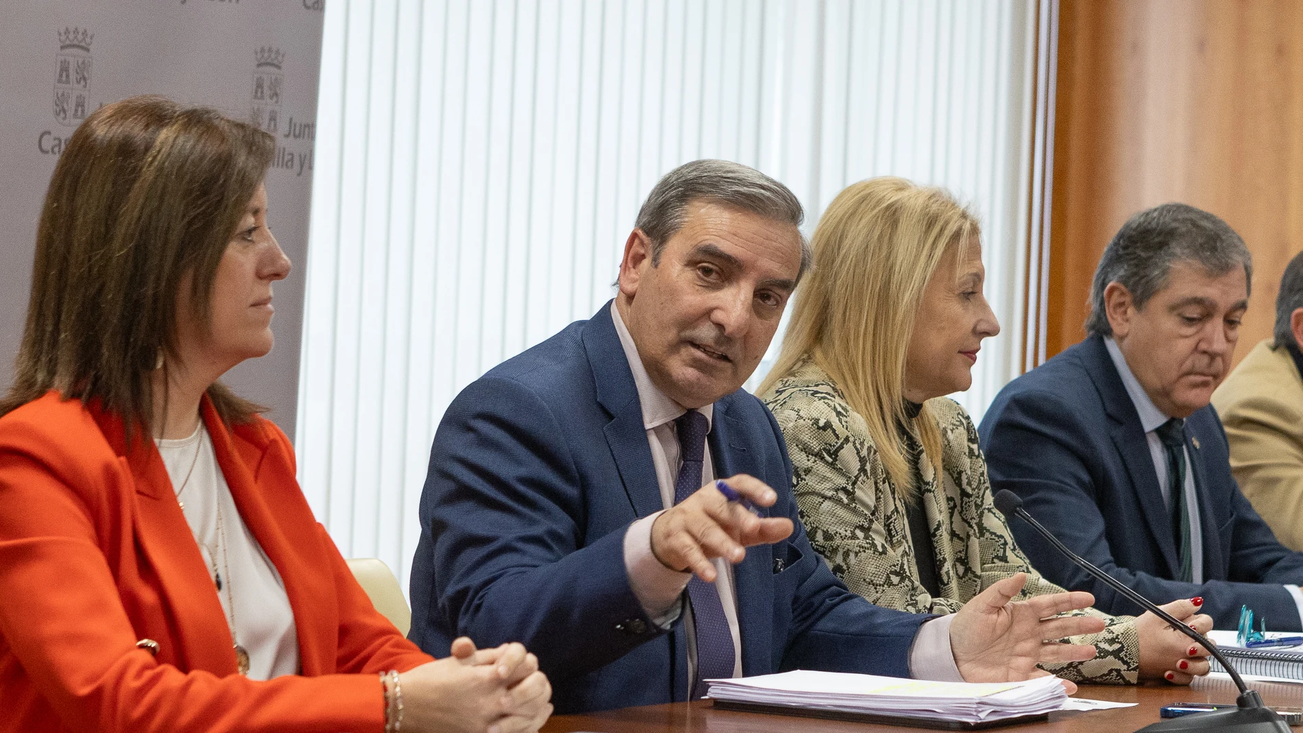 El consejero de Movilidad y Transformación Digital, José Luis Sanz Merino, mantiene una reunión con asociaciones, instituciones y sindicatos con motivo de la Estrategia Logística 2030