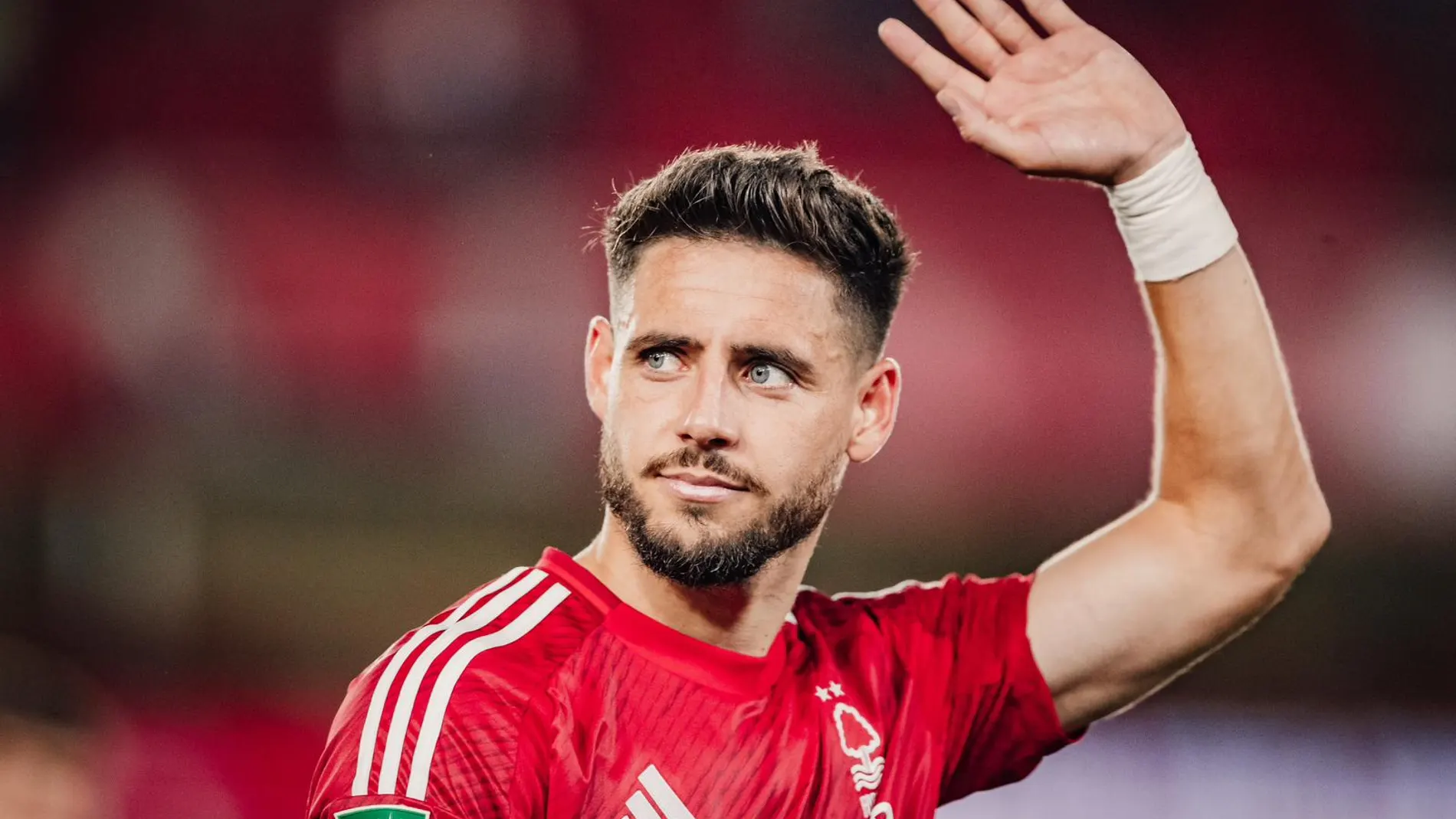 Álex Moreno con el Nottingham Forest