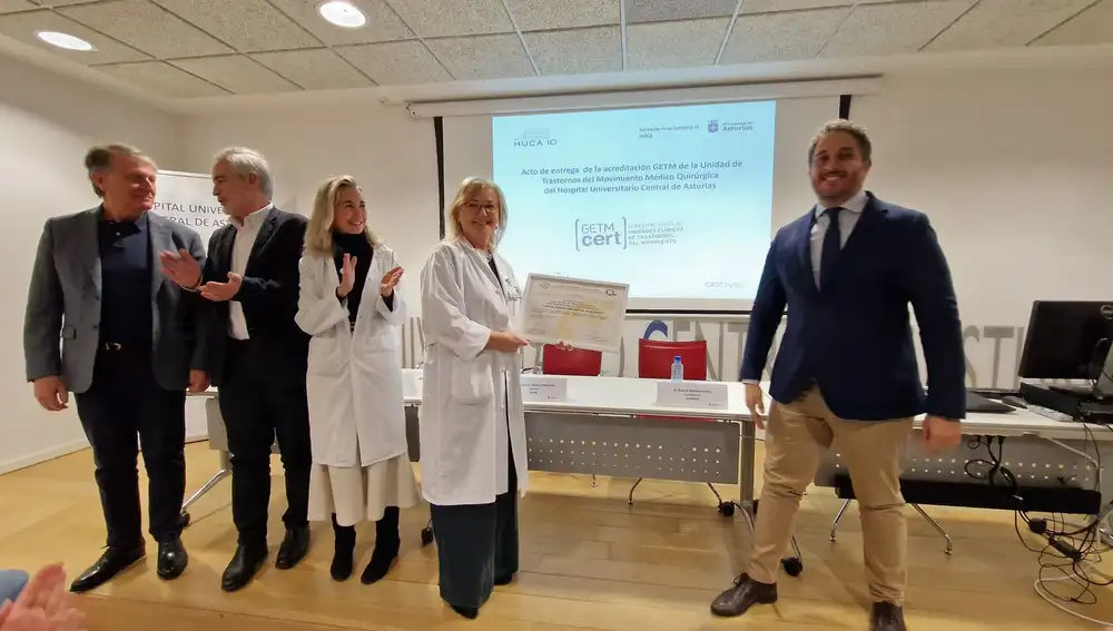 Celebración de la acreditación esta mañana en el HUCA