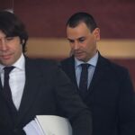 MADRID.-La investigación indaga en el robo de móviles y ordenadores a una abogada del novio de Ayuso y bisutería de otro letrado