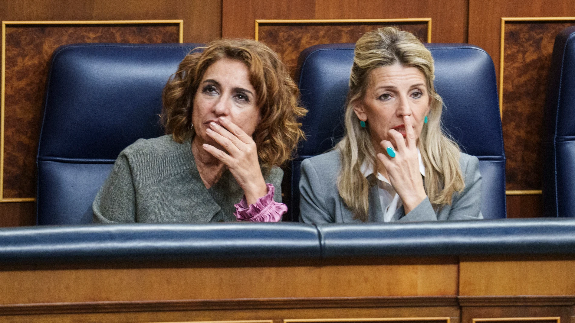 Yolanda Díaz y María Jesús Montero en el Congreso