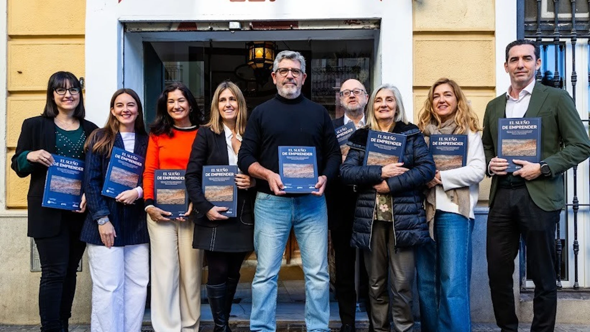 Paz Navarro, Sarah Soler, Ángela Valero de Palma, Ángela Pérez, Juanma Baixauli, Miguel A. Juan, Teresa Puchades, Tere Silla y Paco Segura