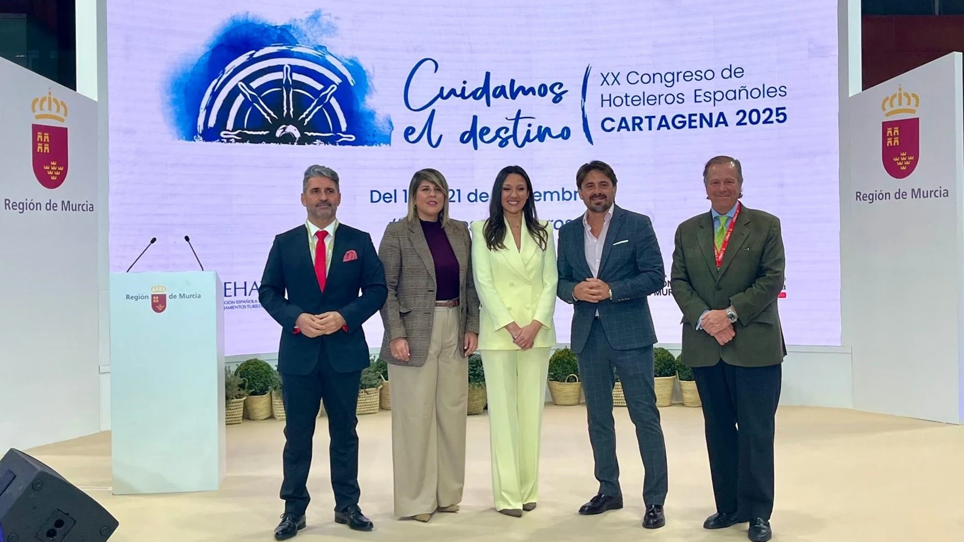 Participantes en la presentación de XX Congreso de Hoteleros de España que se celebrará en Cartagena