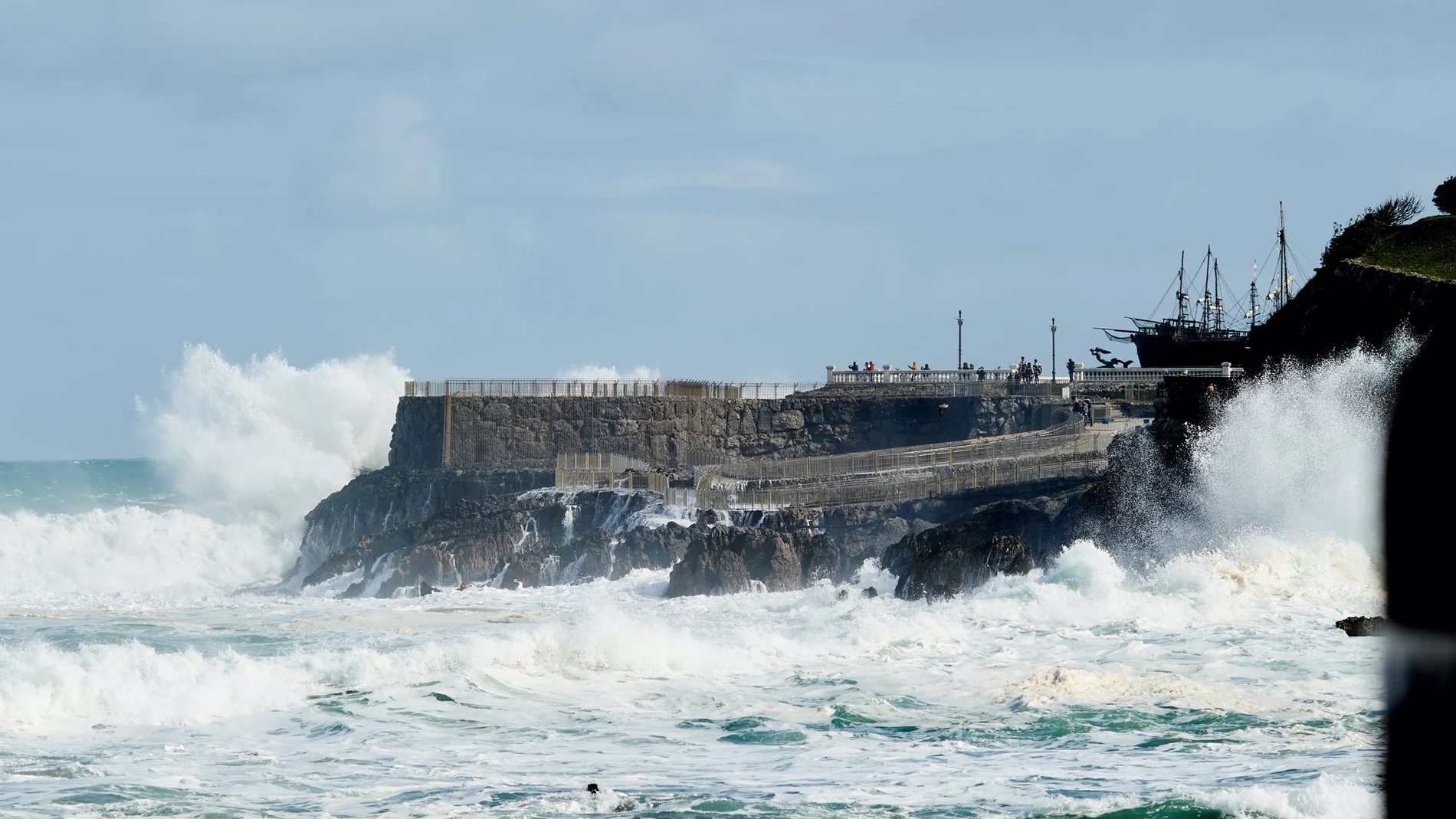 Alerta por olas en Galicia