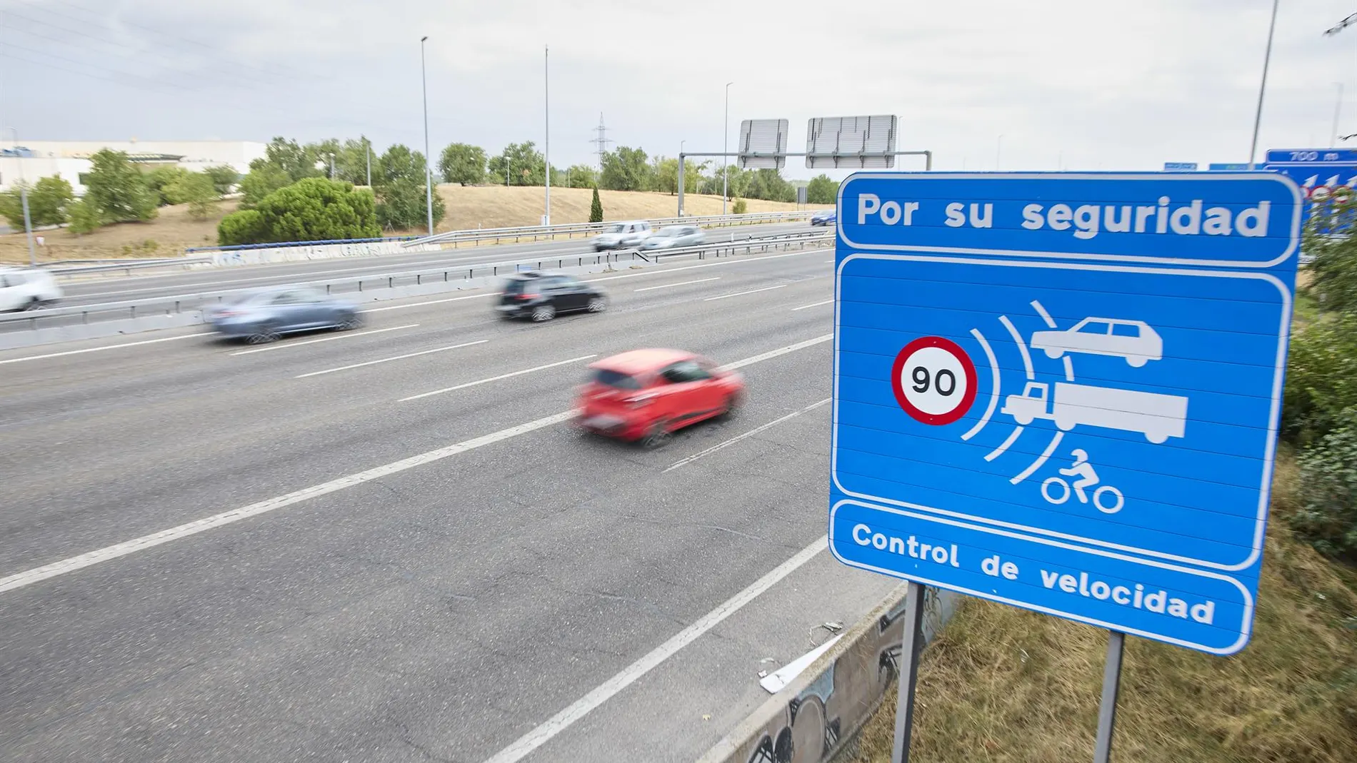 La DGT pone en servicio 24 nuevos radares en Galicia, Asturias, Andalucía y la Comunidad Valenciana