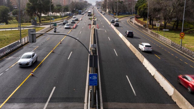 Radar de tramo de la A5 inoperativo por las obras de soterramiento. © Jesús G. Feria. 