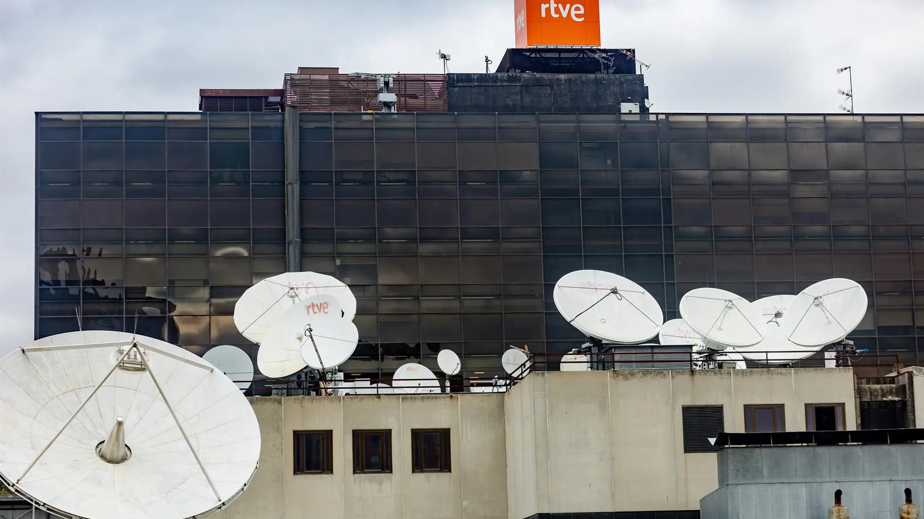 RTVE se persona en el caso por la filtración de los exámenes de sus oposiciones y expedienta a otro trabajador