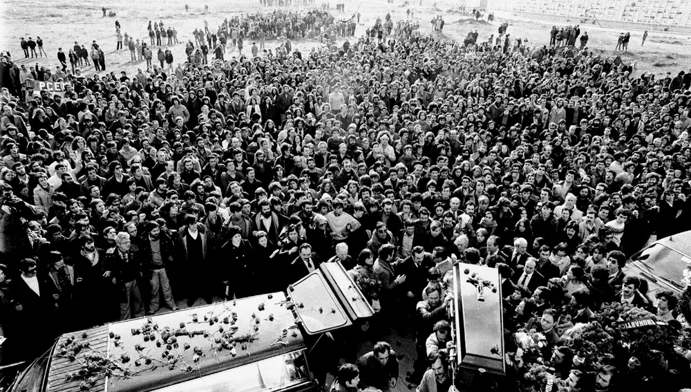 MATANZA DE LOS ABOGADOS DE ATOCHA. Fue una matanza organizada por los fascistas, contra los abogados del despacho laboralista situado en la calle Atocha.