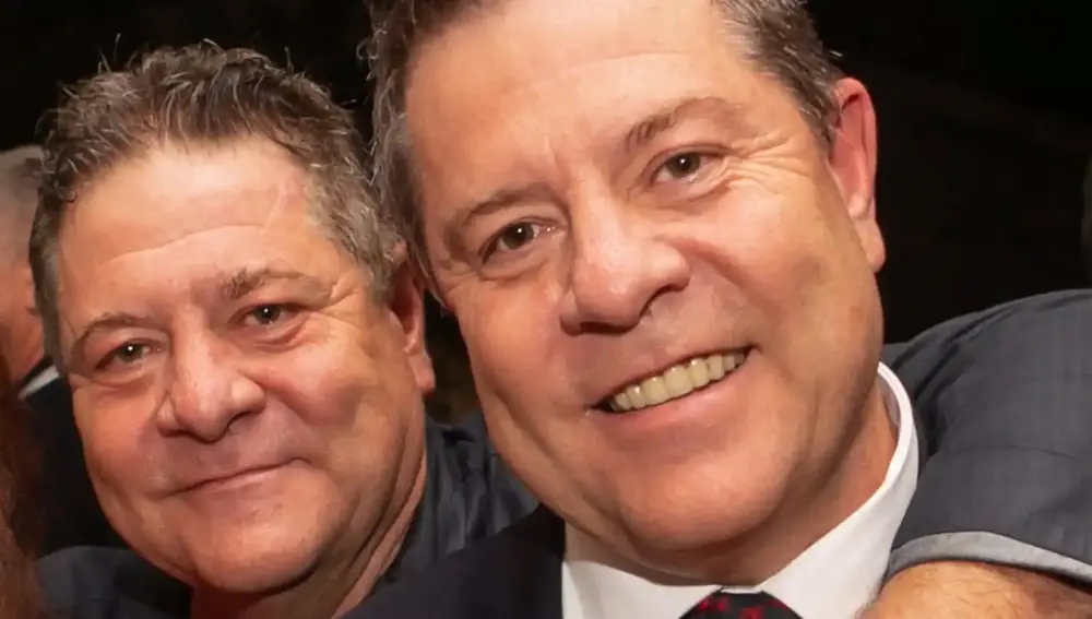 Emiliano García-Page y su hermano gemelo Javier