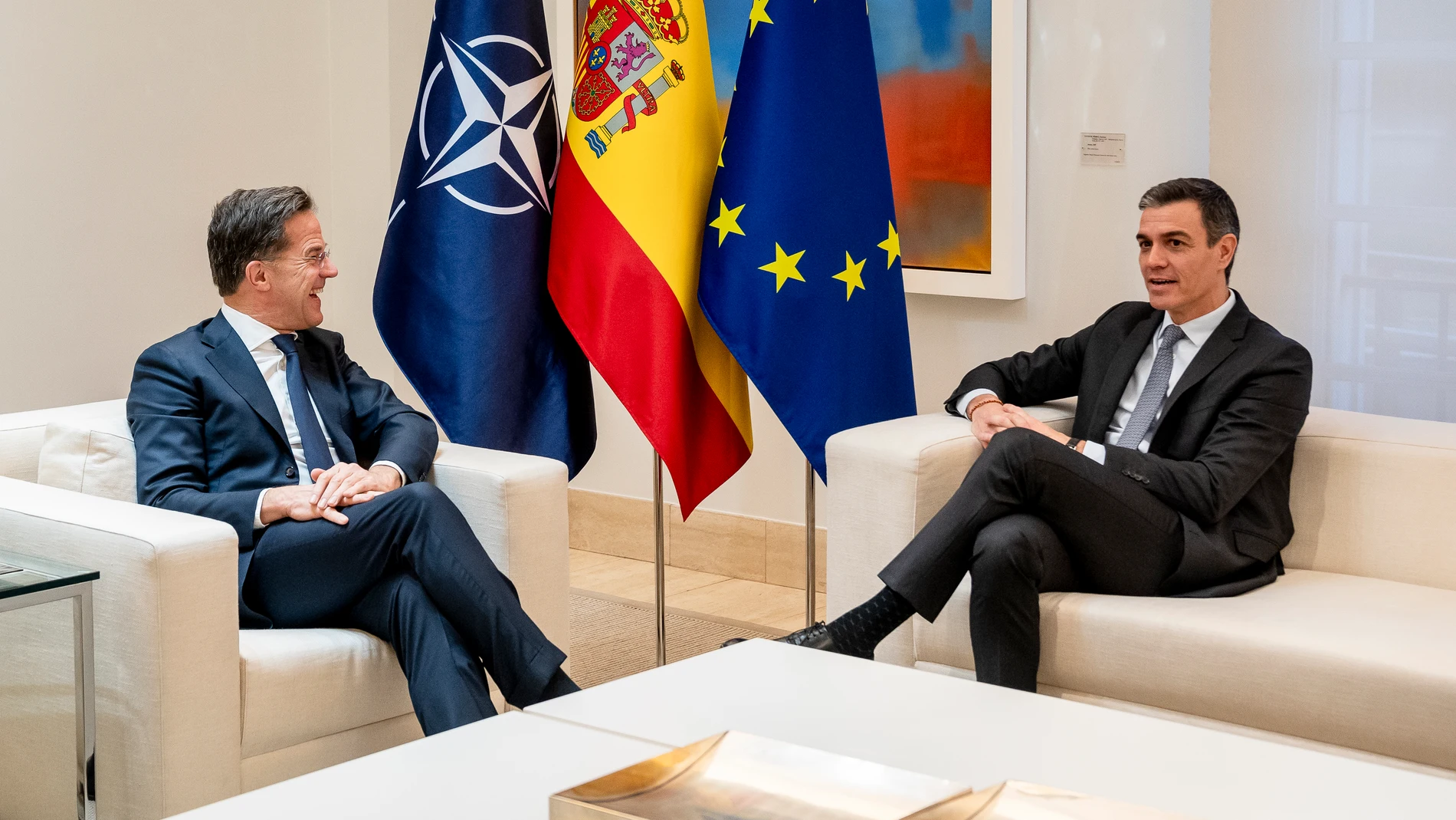 El presidente del Gobierno, Pedro Sánchez (d), y el secretario general de la OTAN, Mark Rutte (i), durante una reunión, en el Complejo de la Moncloa, a 27 de enero de 2025, en Madrid (España).Rutte se reúne por primera vez con Sánchez en España después de que fuera elegido el pasado mes de octubre, con el presupuesto para el gasto en defensa en el centro del debate. 27 ENERO 2025 A. Pérez Meca / Europa Press 27/01/2025