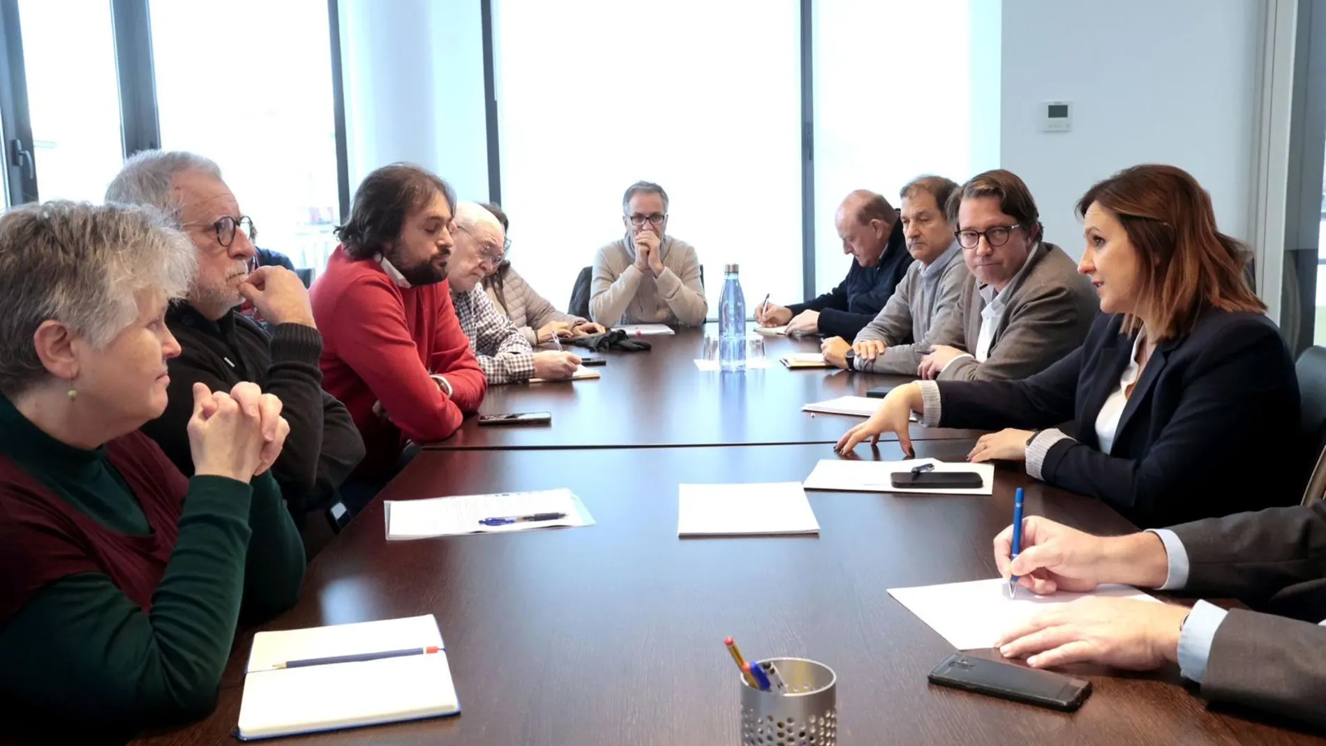 La alcaldesa Catalá con representantes de los vecinos de El Cabanyal