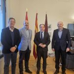 El concejal de Movilidad de Madrid, Borja Carabante, recibió a una delegación de FEVA formada por el Presidente, Raúl Aranda, Gabriel Lirola (Comisión Legal) y Francisco Marcos (Director Técnico)