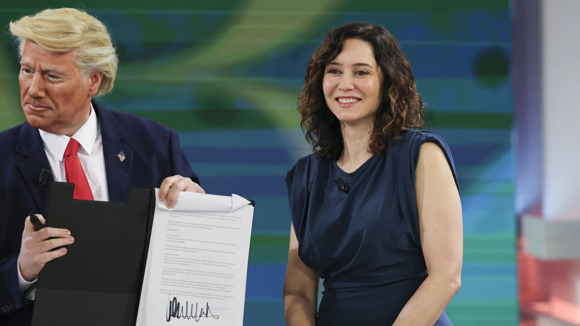 Ayuso con Carlos Latre.