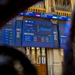 La Bolsa española cae 2,09% ante imposición de aranceles a México, Canadá y China por EEUU