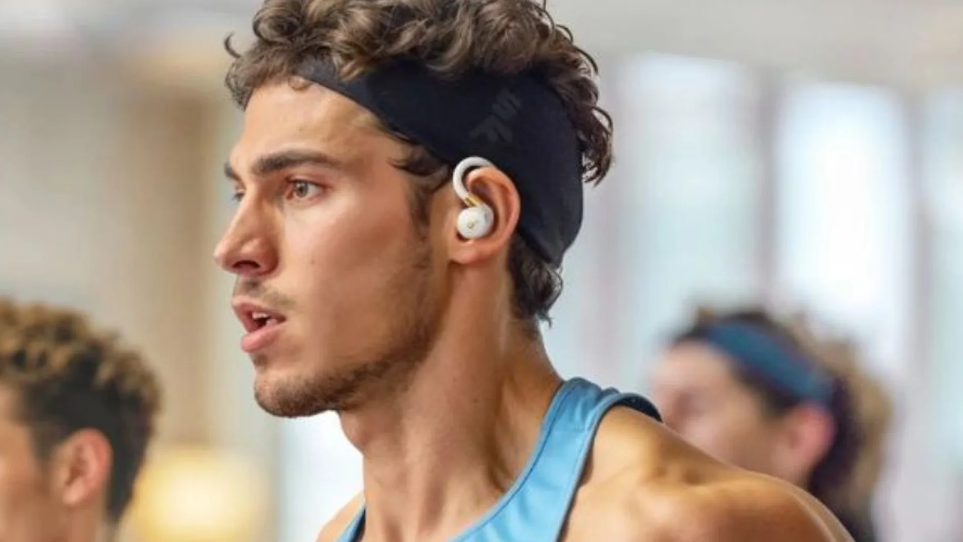 Probé estos auriculares deportivos con cancelación de ruido y ahora mis entrenamientos son otro nivel