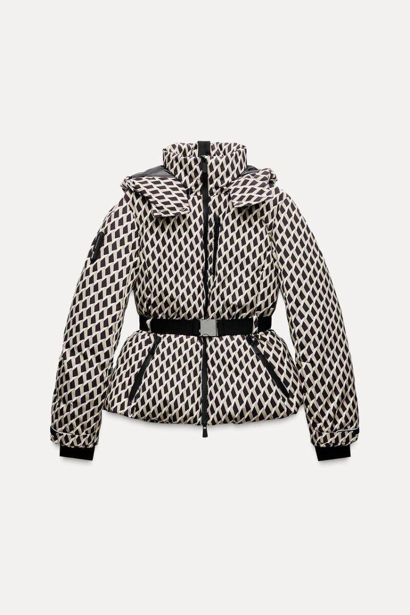 Plumífero water resistant and wind protection