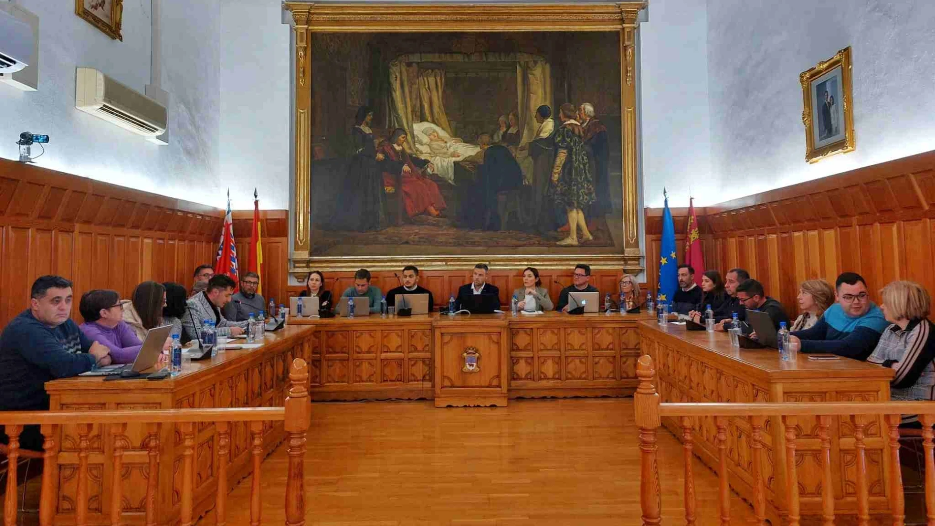 Imagen del Pleno de la Corporación Municipal de Caravaca de la Cruz REMITIDA / HANDOUT por AYUNTAMIENTO DE CARAVACA DE LA CRUZ Fotografía remitida a medios de comunicación exclusivamente para ilustrar la noticia a la que hace referencia la imagen, y citando la procedencia de la imagen en la firma 04/02/2025