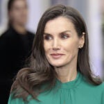 La Reina Letizia con vestido verde.