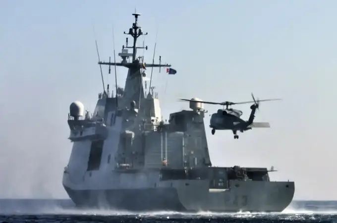 España embarca el dron Airfox en el BAM Relámpago en su despliegue en la costa occidental de África España embarca el dron Airfox en el BAM Relámpago en su despliegue en la costa occidental de África