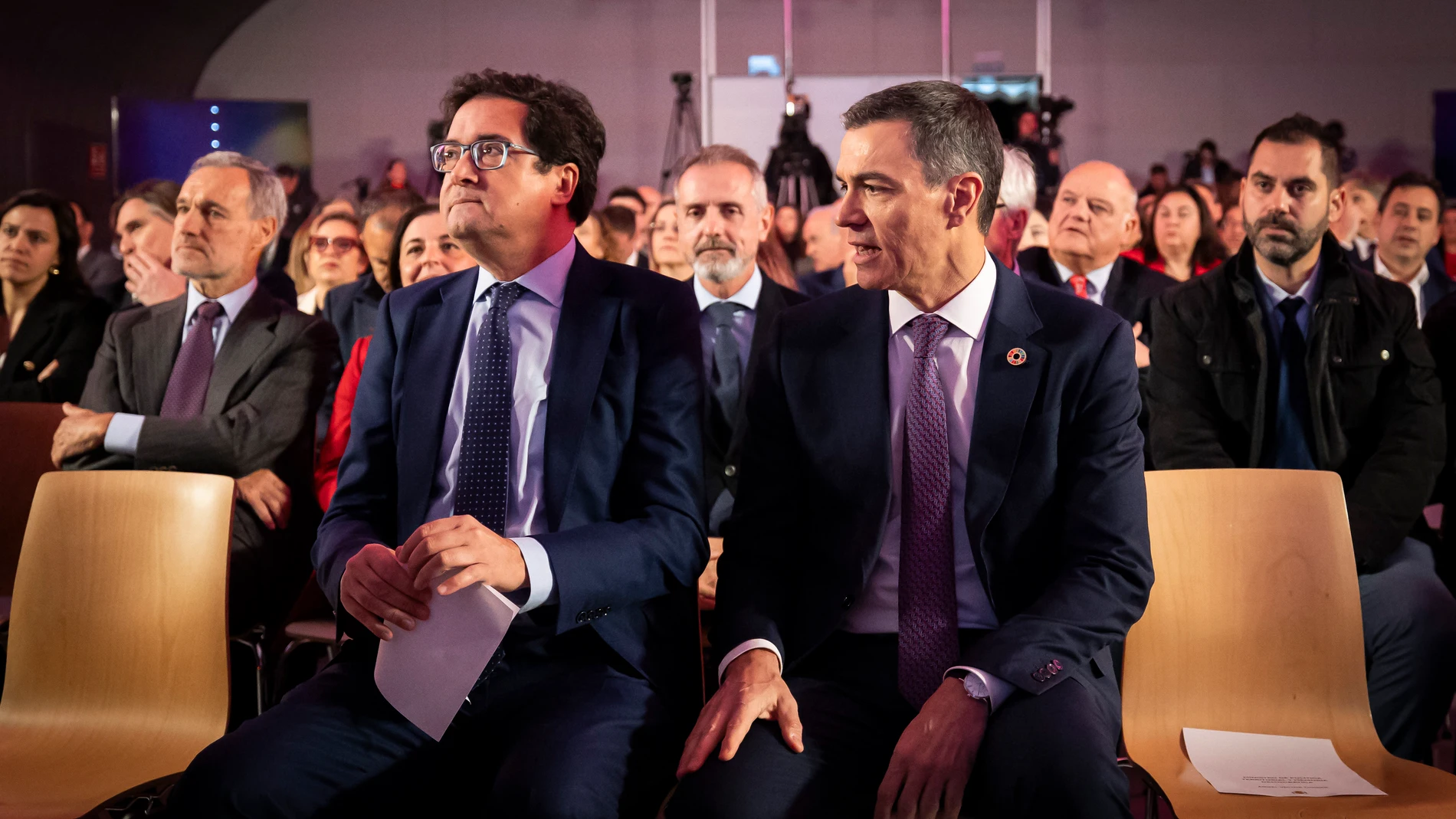 El ministro para la Transformación Digital, Óscar López y el presidente del Gobierno, Pedro Sánchez