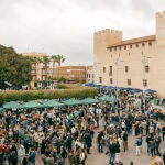 La plaza de la Constitución de Alaquàs, con el imponente castillo del siglo XVI