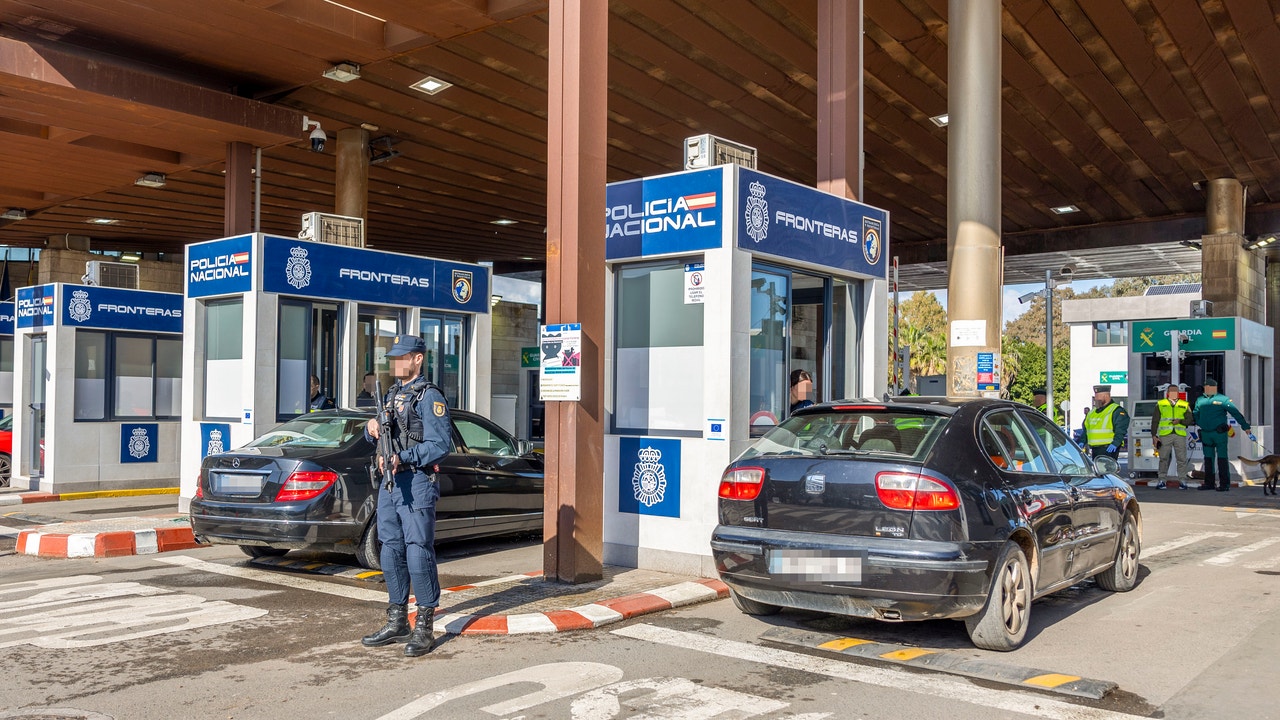 Un guardia civil español sorprendido en la frontera de Melilla con 30 kilos de hachís