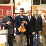 Mazón, hoy, en la feria Fruit Logistic de Berlín
