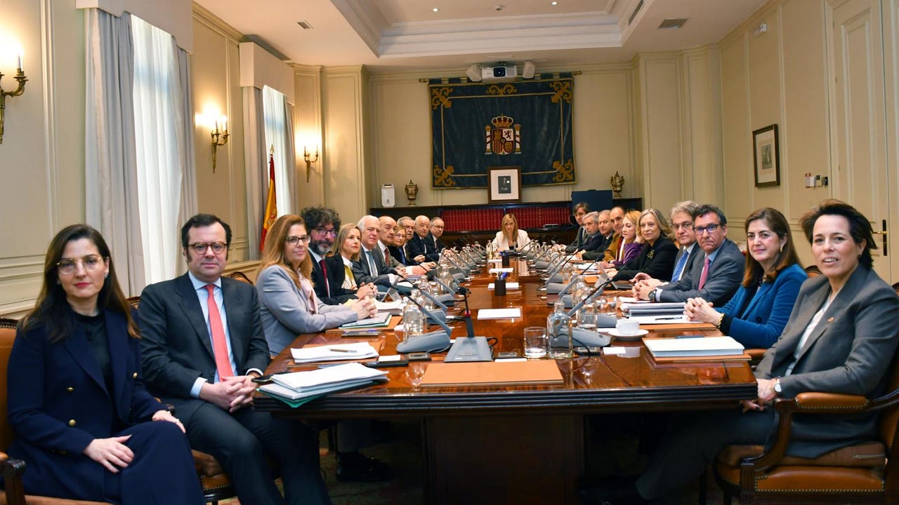 Conservadores del CGPJ defienden su reforma ante la Comisión de Venecia tras los "ataques" de Sánchez
