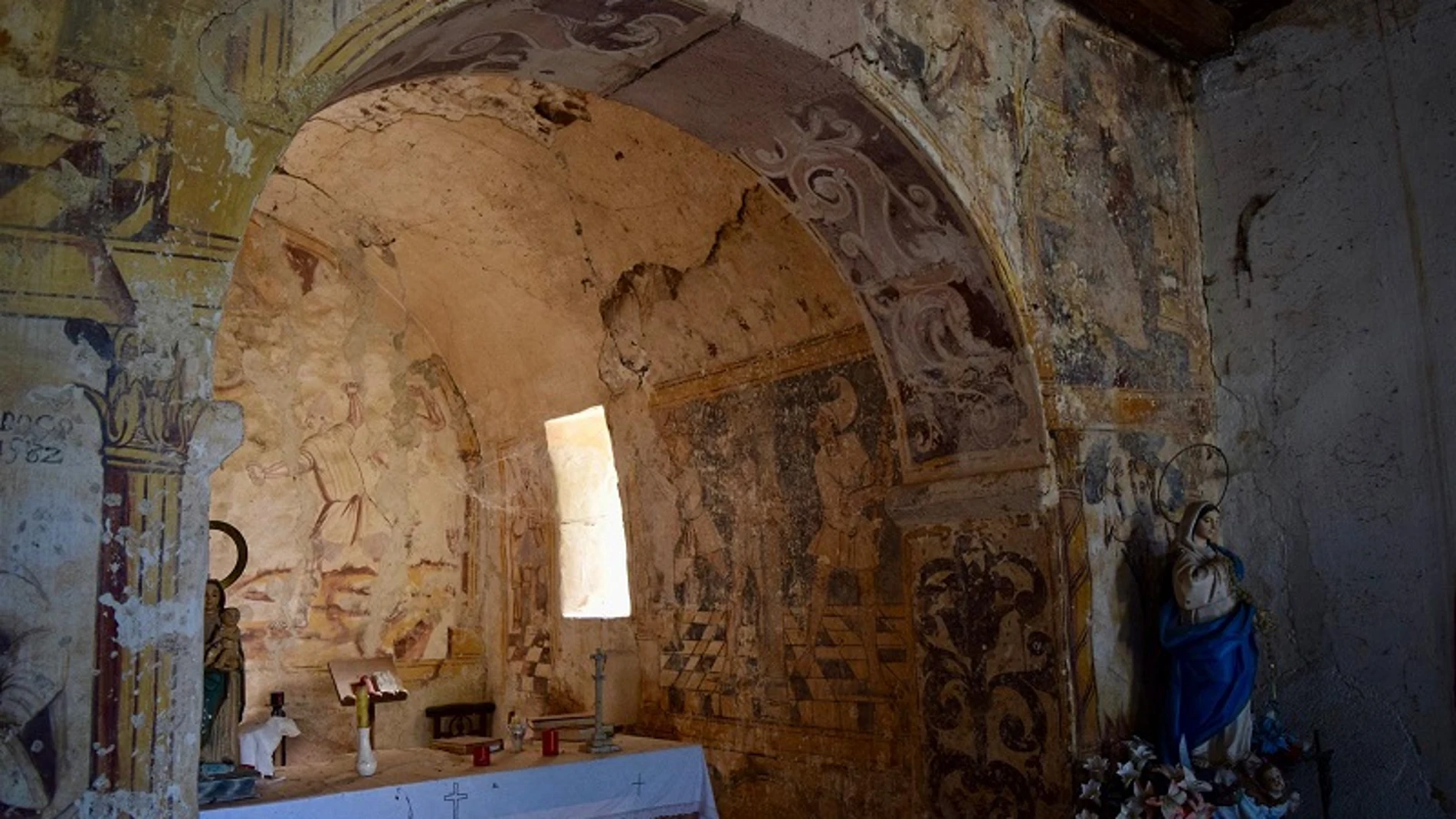 Frescos del interior de la capilla.