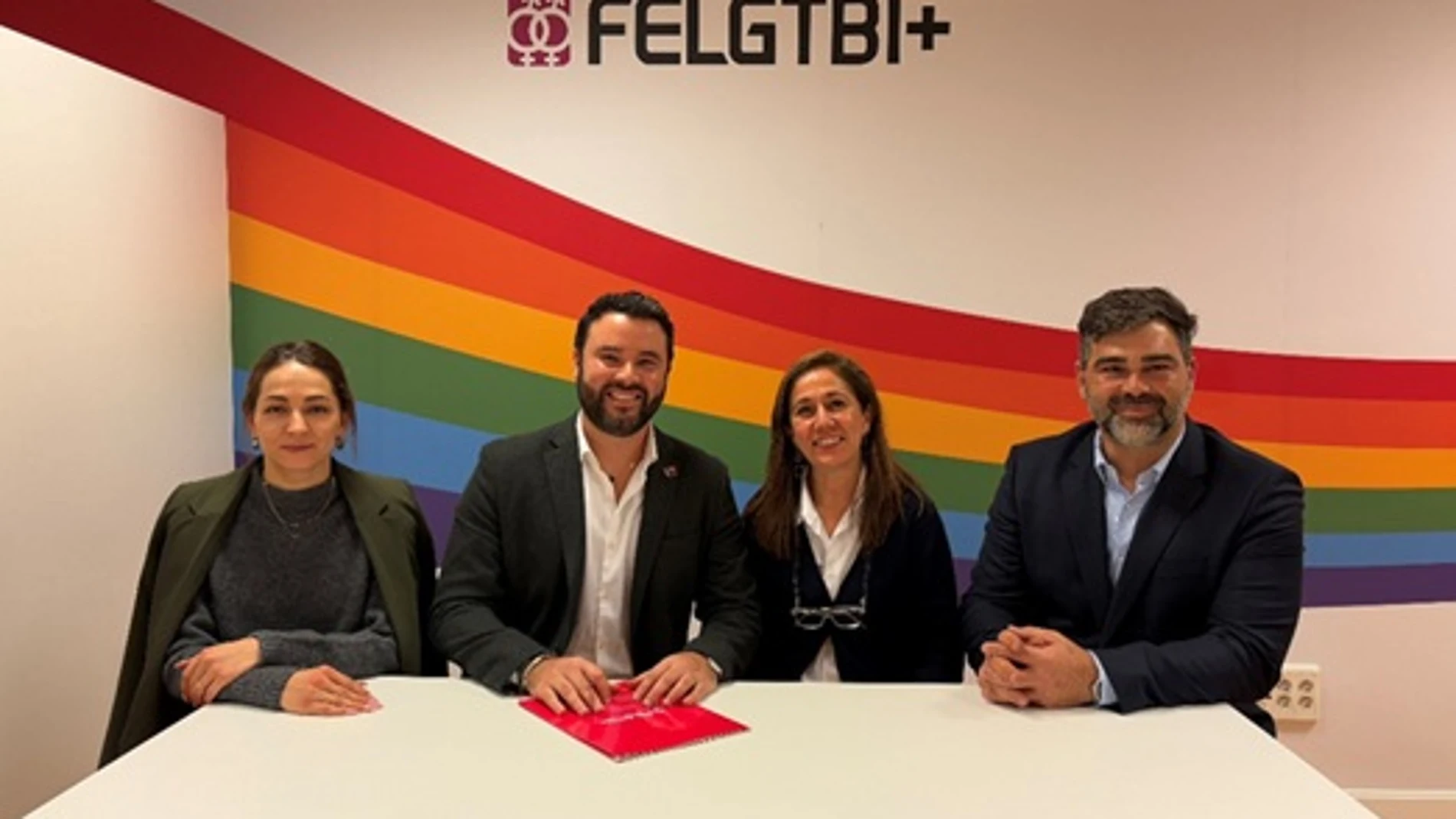 Yulia Skrynnyk (Directora Comercial de MarSenses Hotels & Homes), William Gil (Director Ejecutivo de la FELGTBI+), Carmen Sánchez-Cogolludo (Responsable de Talento e Inserción Socio-Laboral de la FELGTBI+), Rodrigo Fitaroni (Director General de MarSenses Hotels & Homes)