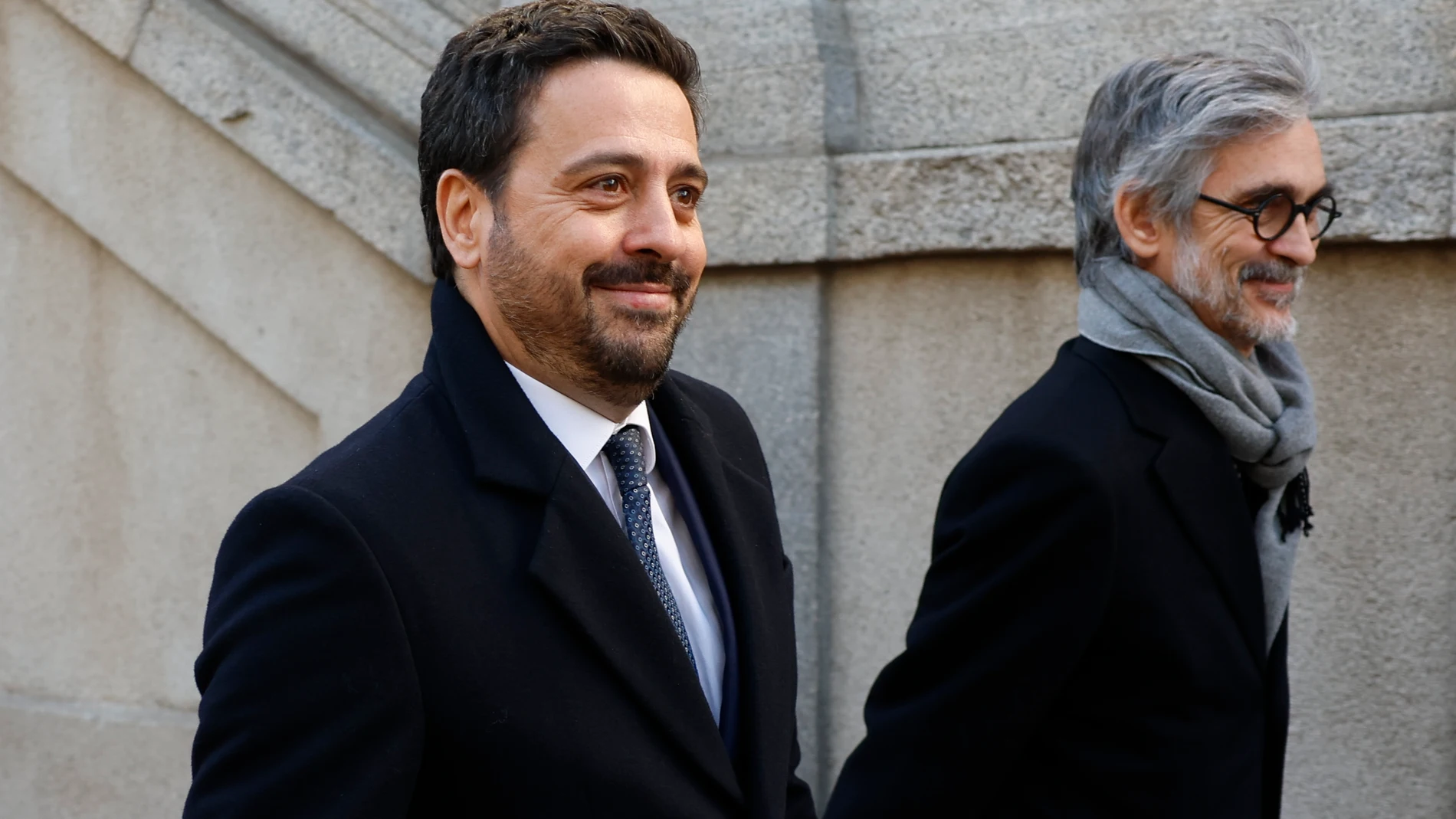 MADRID, 05/02/2025.- El teniente fiscal de la Secretaría Técnica, Diego Villafañe (i) a su salida este miércoles del Tribunal Supremo, donde comparece como investigado ante el juez que indaga la filtración de información sobre la investigación abierta a Alberto González Amador, pareja de la presidenta madrileña, Isabel Díaz Ayuso, por fraude fiscal. EFE/ Mariscal