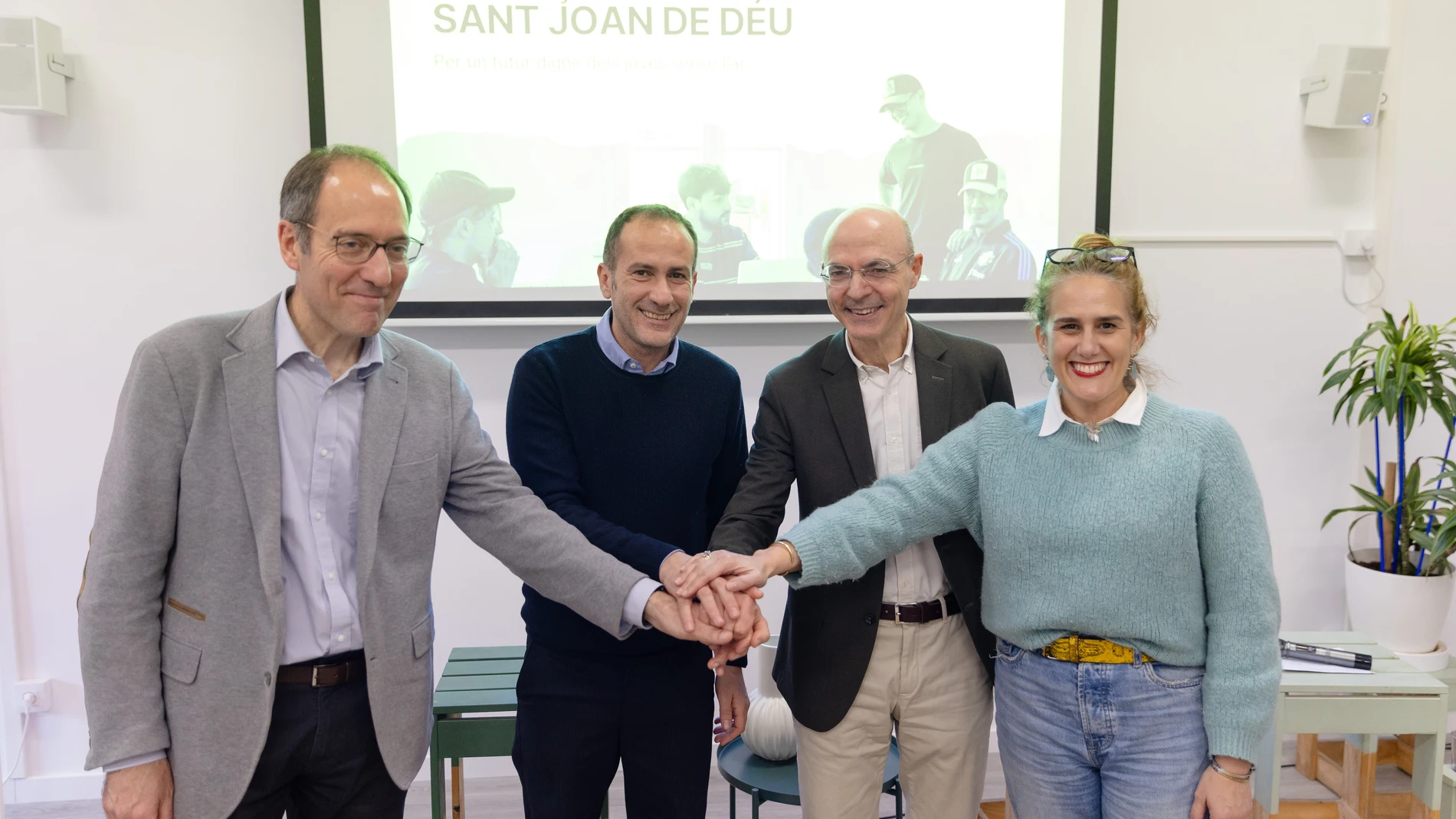 Representantes de Sant Joan de Déu Serveis Socials y de Ikea rubricaron el acuerdo que atestigua su alianza