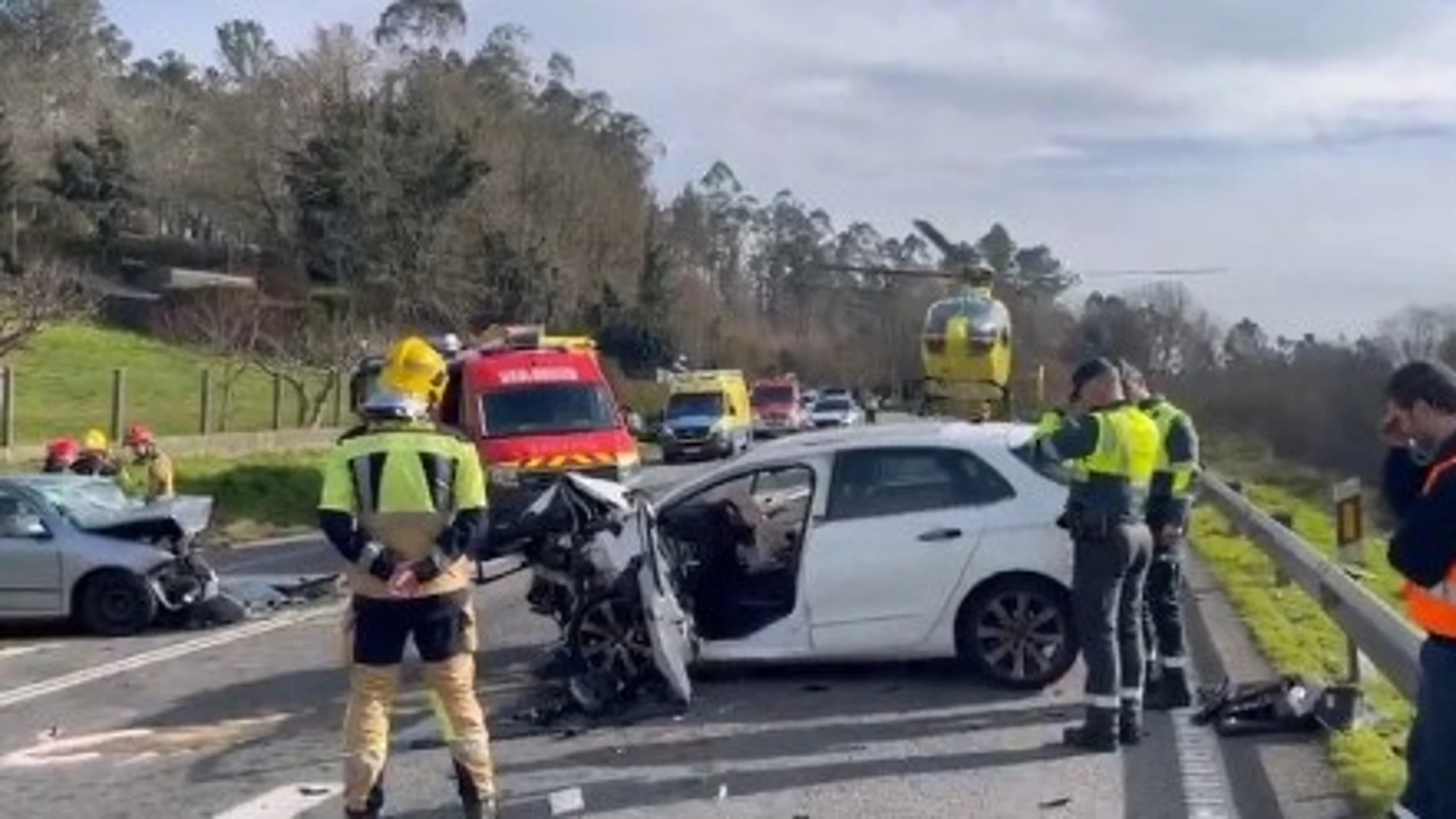 Accidente mortal en Ames (A Coruña). REMITIDA / HANDOUT por BOMBEROS BOIRO Fotografía remitida a medios de comunicación exclusivamente para ilustrar la noticia a la que hace referencia la imagen, y citando la procedencia de la imagen en la firma 06/02/2025