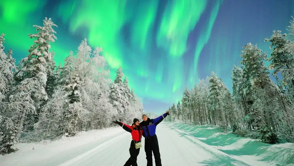 Aurora Boreal en la nieve-Finlandia