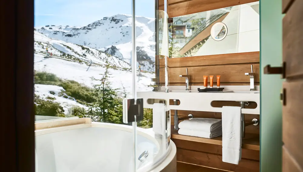 Baño con vistas a la montaña El Lodge