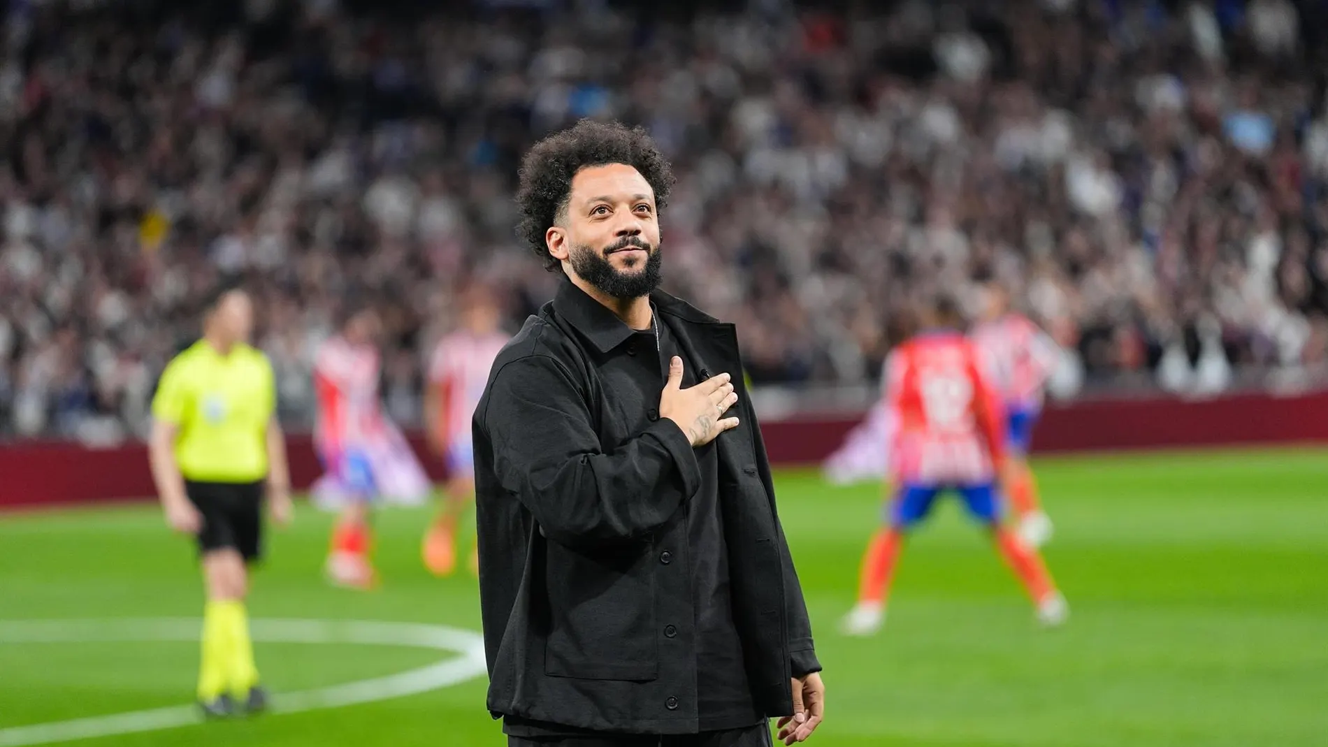 Fútbol.- El Real Madrid y el Santiago Bernabéu homenajean a Marcelo antes del derbi
