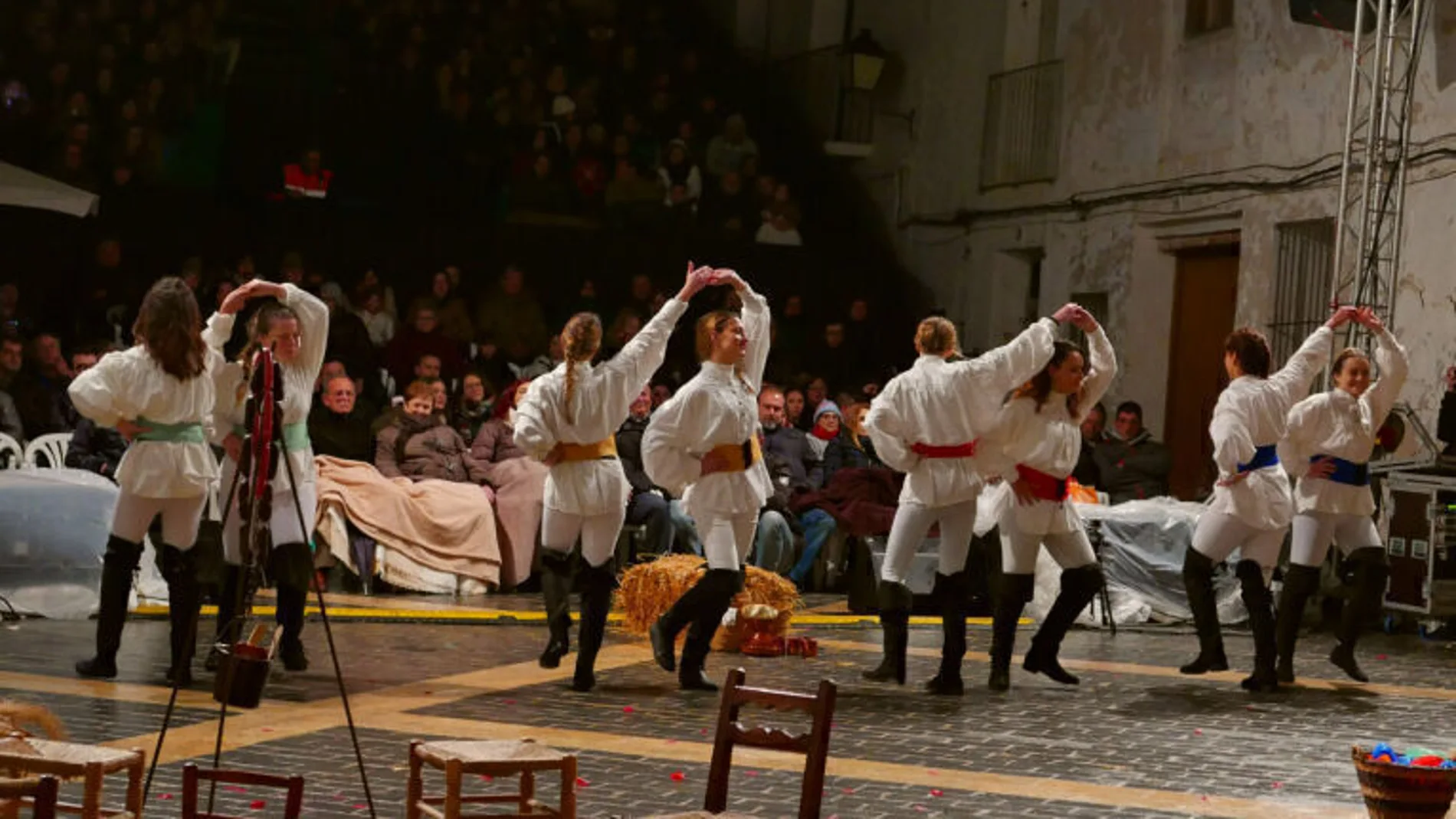 Bailes tradicionales en la celebración de La Reserva