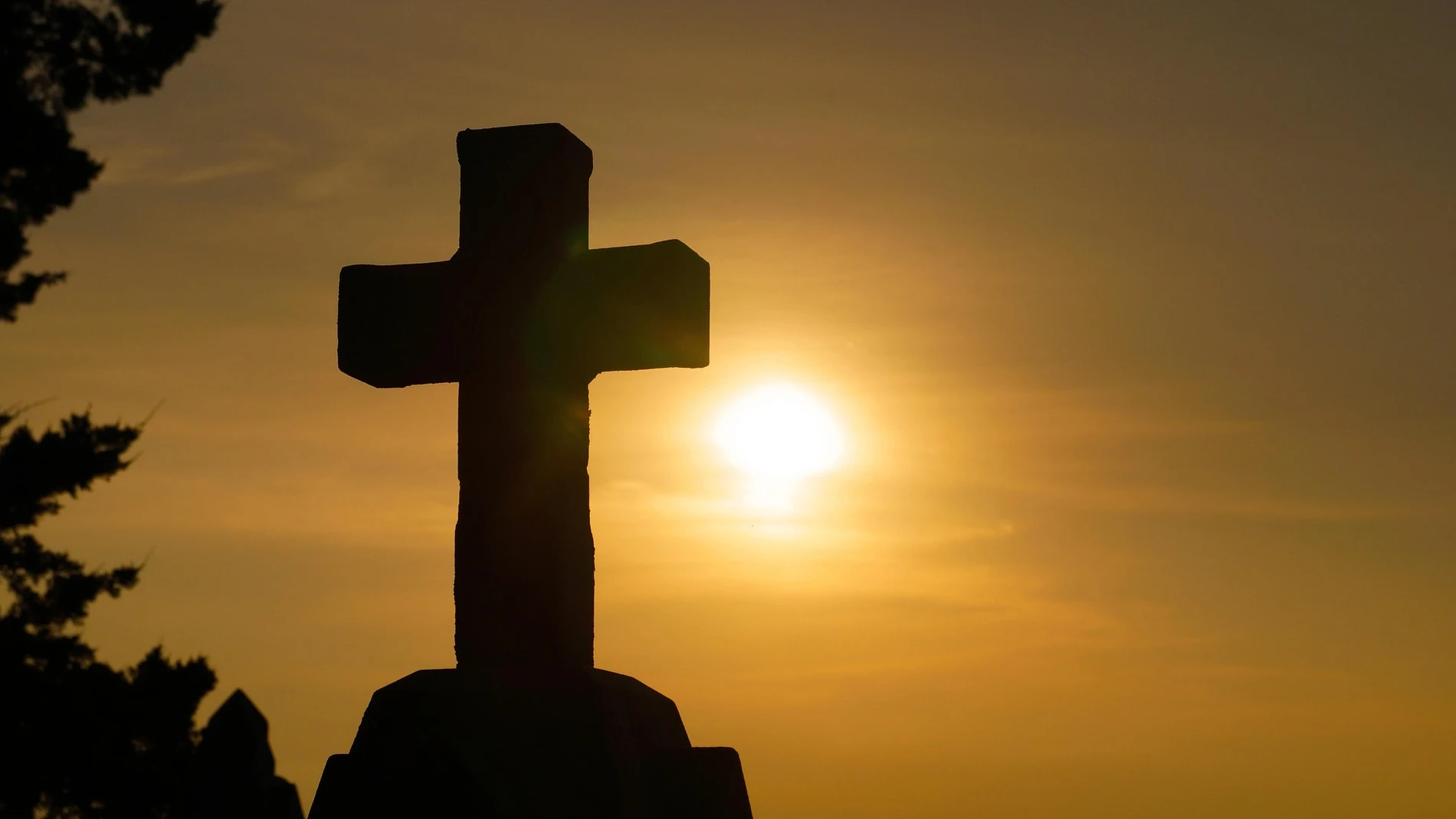 Cruz al atardecer