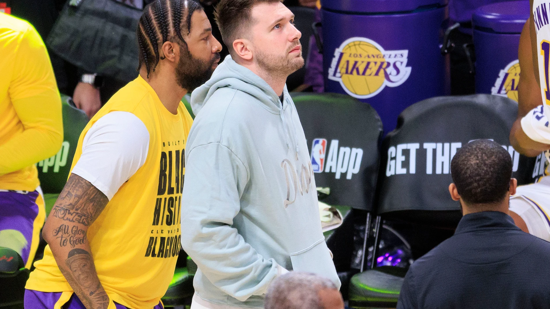 AME8369. INGLEWOOD (ESTADOS UNIDOS), 08/02/2025.- Luka Doncic de Los Angeles Lakers durante el partido de la liga regular de la NBA disputado ante Indiana Pacers este sábado, en el Crypto.com Arena en Los Ángeles (Estados Unidos). EFE/ Javier Rojas
