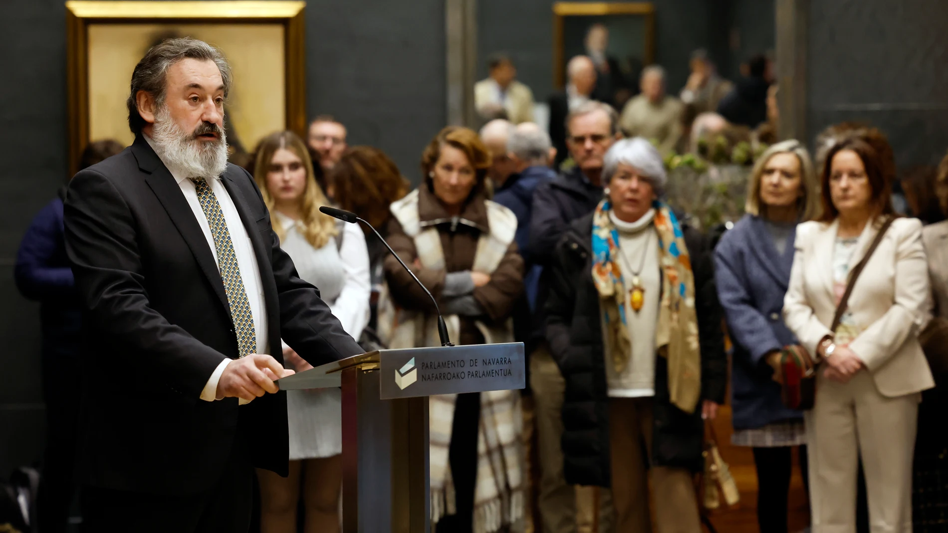 GRAFCAV3452. PAMPLONA, 11/02/2025.- Las asociaciones de víctimas del terrorismo de ETA han conmemorado este martes en el Parlamento foral el décimo aniversario de la designación de este como su día, una fecha en la que han constatado que "nuestro futuro no puede construirse sin tener en cuenta la memoria de los 62 asesinados en nuestro nombre".Lo ha dicho el representante de Asociación Navarra de Víctimas del Terrorismo de ETA (ANVITE), José Ignacio Toca, quien ha intervenido en el acto insti...