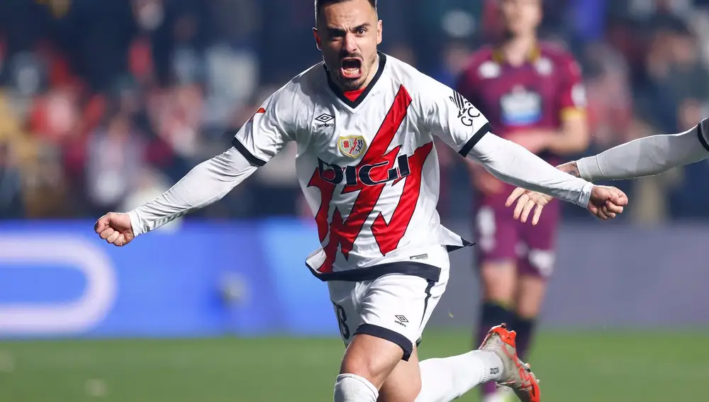 El centrocampista Álvaro García renueva con el Rayo Vallecano hasta el 2028