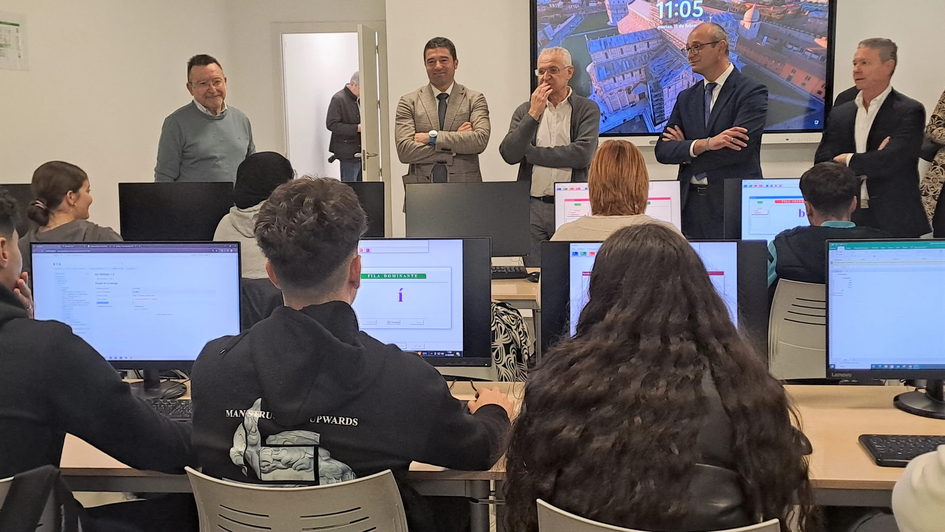 El consejero de Educación y Formación Profesional, Víctor Marín, visita el centro Cabezo de Torres FP