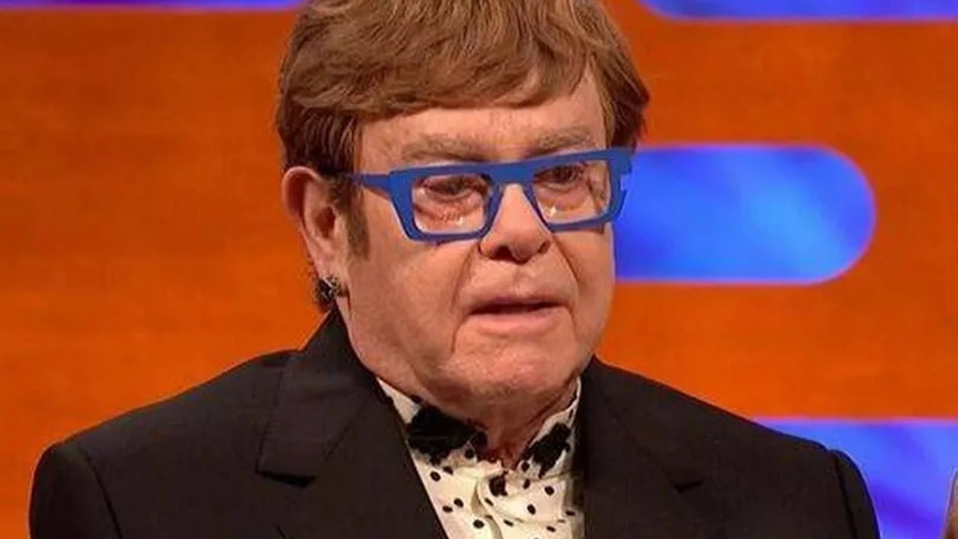 Sir Elton John en un momento de la entrevista
