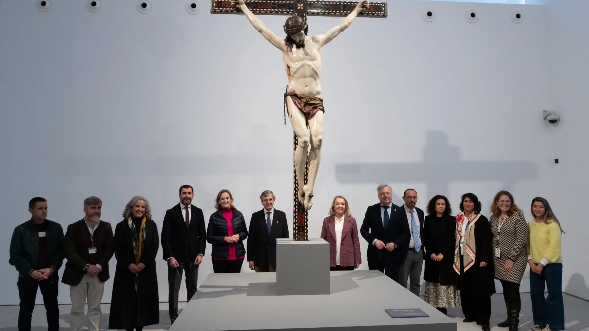 SEV08. GRANADA, 11/02/2025.-Expertos de Cultura del Instituto Andaluz del Patrimonio Histórico (IAPH), han finalizado la restauración del Cristo de la Misericordia de la Cofradía del Silencio de Granada, un crucificado del siglo XVII que firmó José de Mora, y que se expondrá en el Claustro de Legos del Monasterio de la Cartuja de Sevilla. EFE/Junta de Andalucía//SOLO USO EDITORIAL/SOLO DISPONIBLE PARA ILUSTRAR LA NOTICIA QUE ACOMPAÑA (CRÉDITO OBLIGATORIO)//