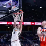 Hugo González machaca en un partido de esta temporada