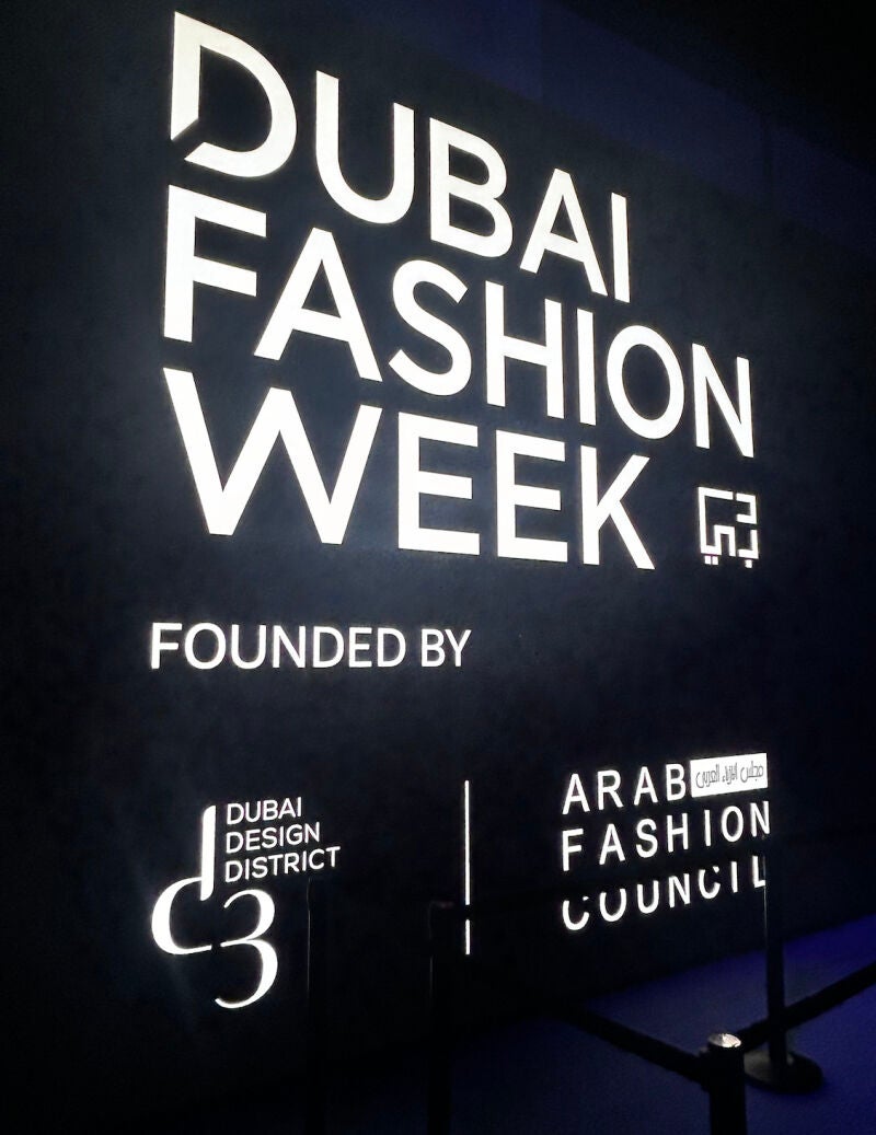 LOGO DE LA DUBAI FASHION WEEK