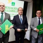 El director general de Caja Rural, Cipriano García Rodríguez, presenta el balance del ejercicio 2024 de la entidad junto al director de Comunicación y Relaciones Institucionales, Narciso Prieto, y el director territorial de Expansión, Alejandro Hidalgo